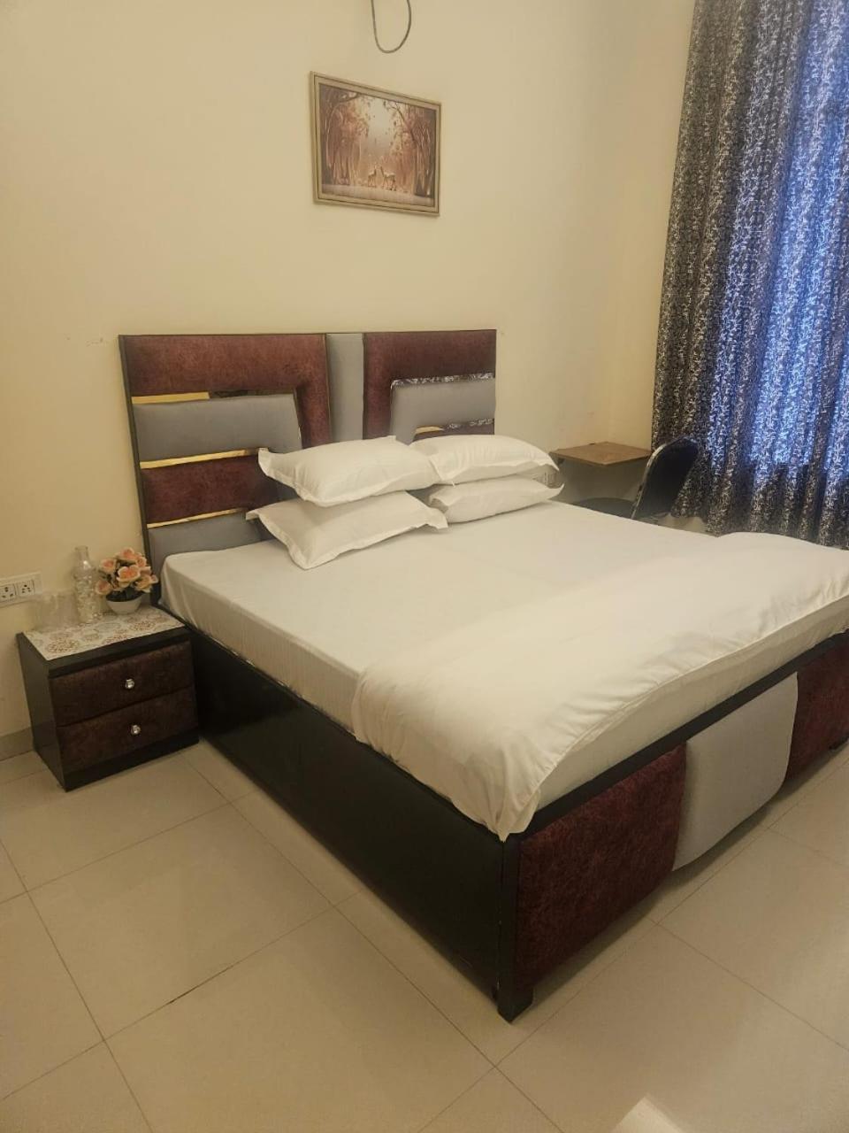 Ashirwaad 249 Bed & Breakfast เกรทเตอร์นอยดา ภายนอก รูปภาพ