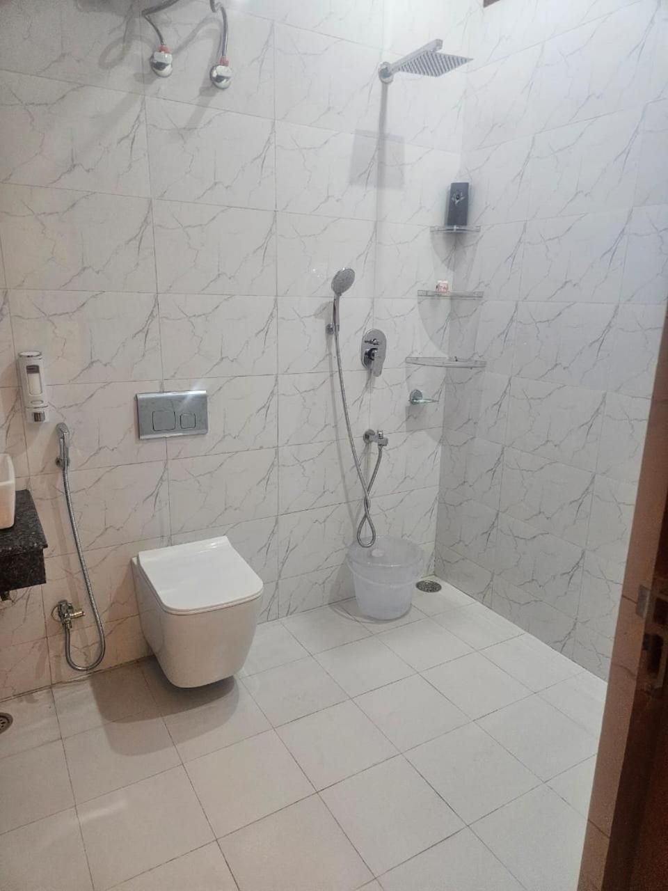 Ashirwaad 249 Bed & Breakfast เกรทเตอร์นอยดา ภายนอก รูปภาพ