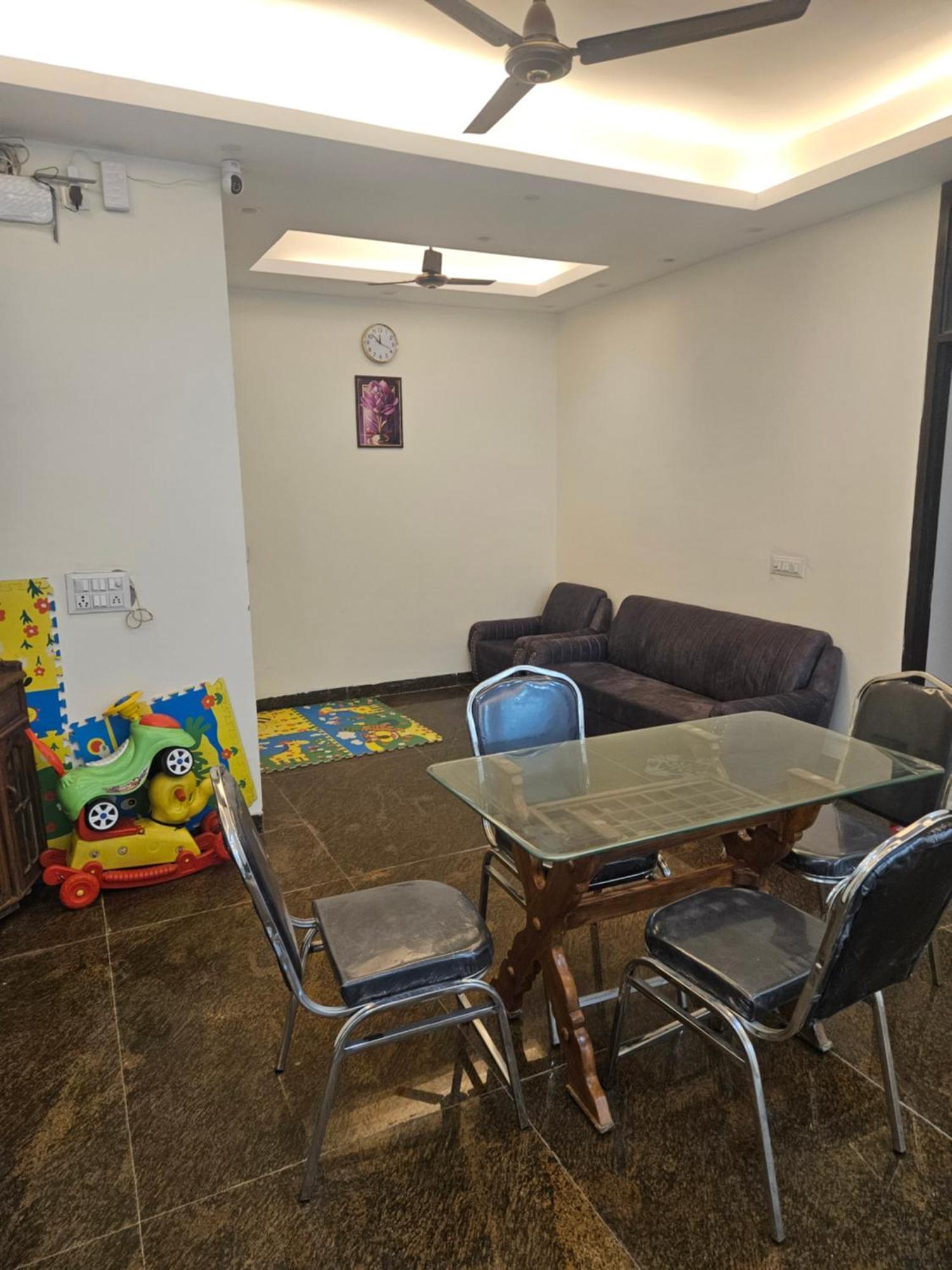 Ashirwaad 249 Bed & Breakfast เกรทเตอร์นอยดา ภายนอก รูปภาพ